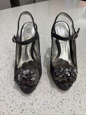 Beverly Feldman Domaine Flannel Black Floral Peep-Toe Slingback Heels